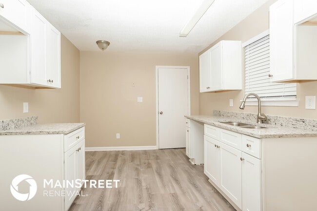 Photo - 3773 Kathryn Dr SW