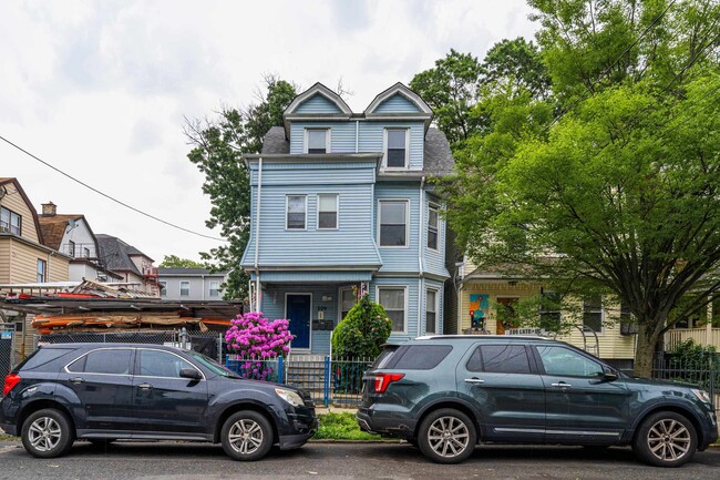 Building Photo - 209 N 11th St Unit 2 Rental