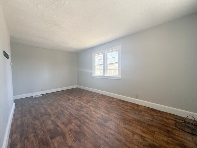 Photo - 3-Bedroom Home with Carport and Spacious Rooms Near Tennessee Tech & Downtown Cookeville