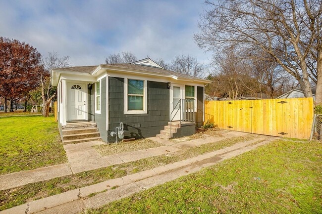 Photo - Remodeled 2 Bed 1 Bath Home Ready for New Tenants Near the River District-76114