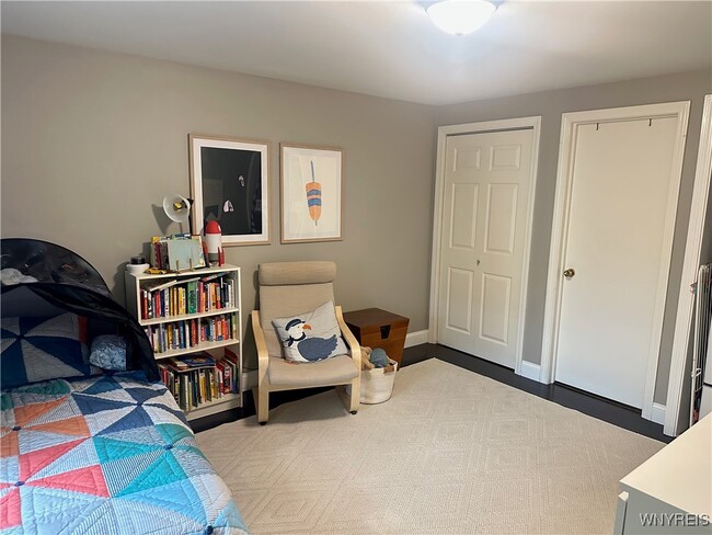 Building Photo - 32 Bernhardt Dr Rental