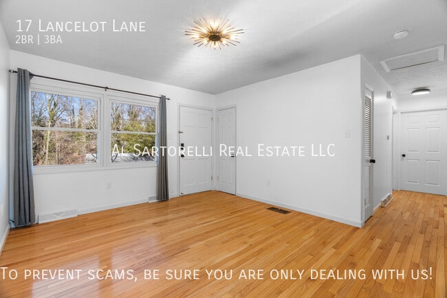 Photo - 17 Lancelot Ln