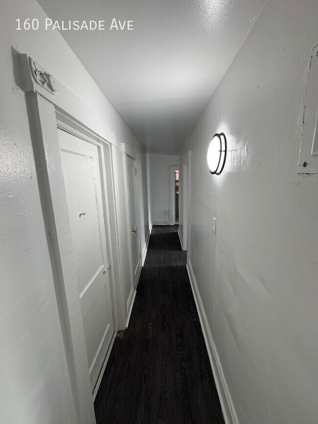 Photo - 160 Palisade Ave