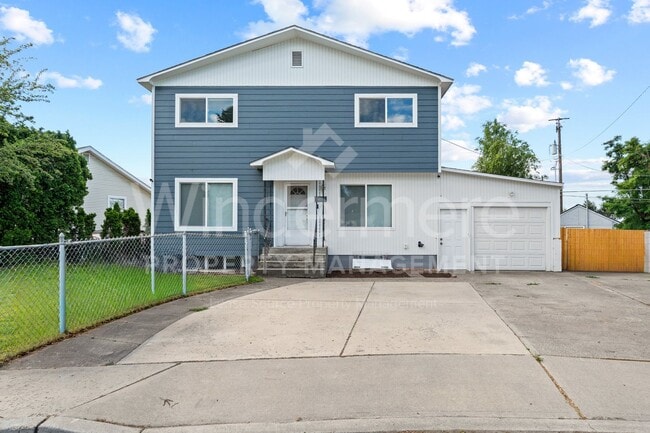 Building Photo - Beautiful 3-Bedroom Home - EV Charger - Pet Friendly