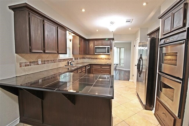 Building Photo - 2074 Shadow Rock Dr Rental