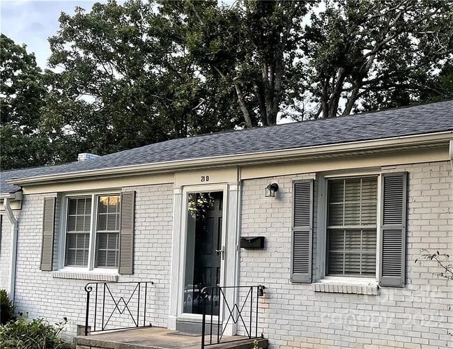 Building Photo - 1700 Roslyn Dr Unit 21D Rental