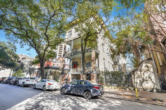 Photo - 112 E Harris St