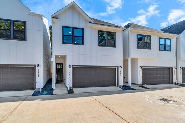 Photo - 2355 Hoskins Dr