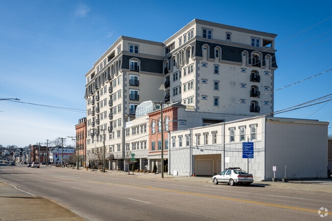 Building 02 - New London Harbour Towers