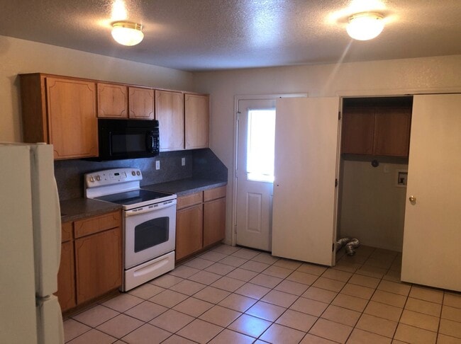 Photo - 403 Justin Ln Unidad A