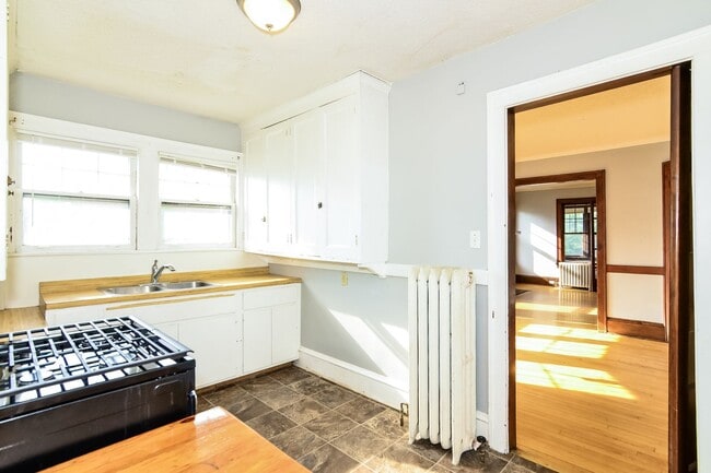 Photo - 509 6th St SE Unit 2