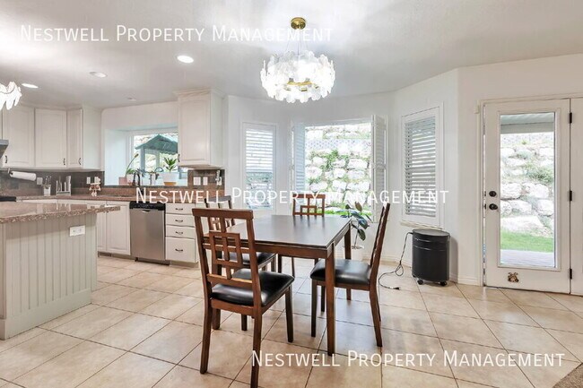 Photo - 204 N Fairway Dr