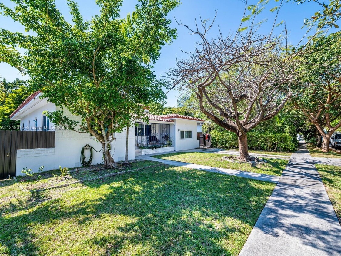 Photo - 330 SW 27th Rd (Miami, FL)