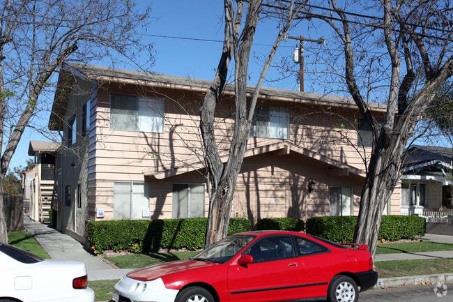 Photo - 2415 E. 6th Street Apartments