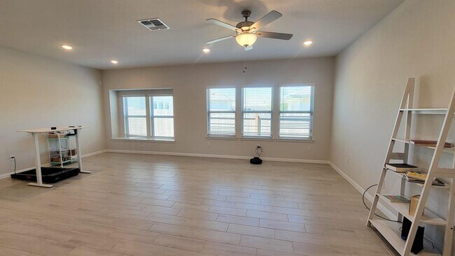 Photo - 363 Witchhazel Way