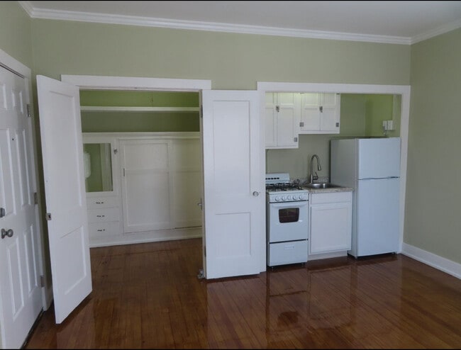Building Photo - Fulton Manor Rental