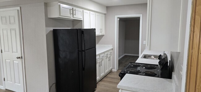 Photo - 2133 Hugh Edwards Dr