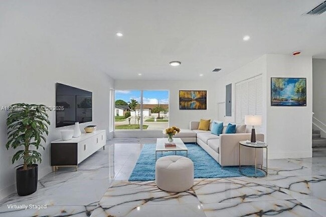 Building Photo - 16315 SW 107th Ave