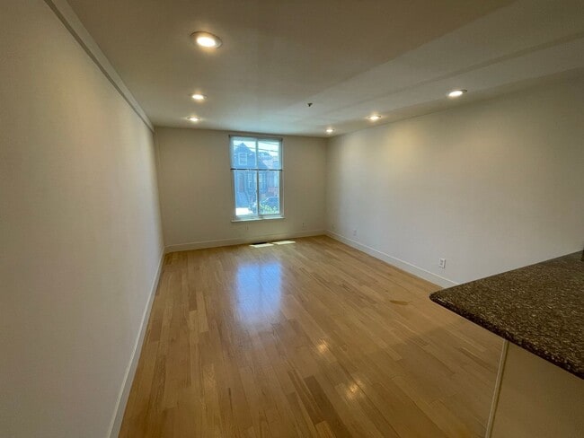 Photo - 1670 Kirkwood Ave Unit B