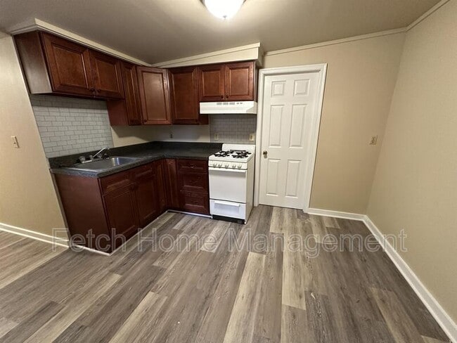 Photo - 25 Conestoga St