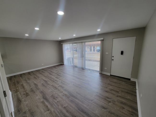 Building Photo - 486 Duane Terrace Rental
