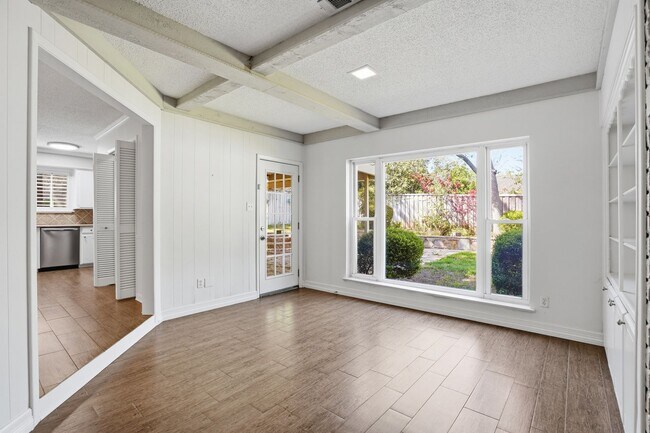 Photo - Amazing in Arlington