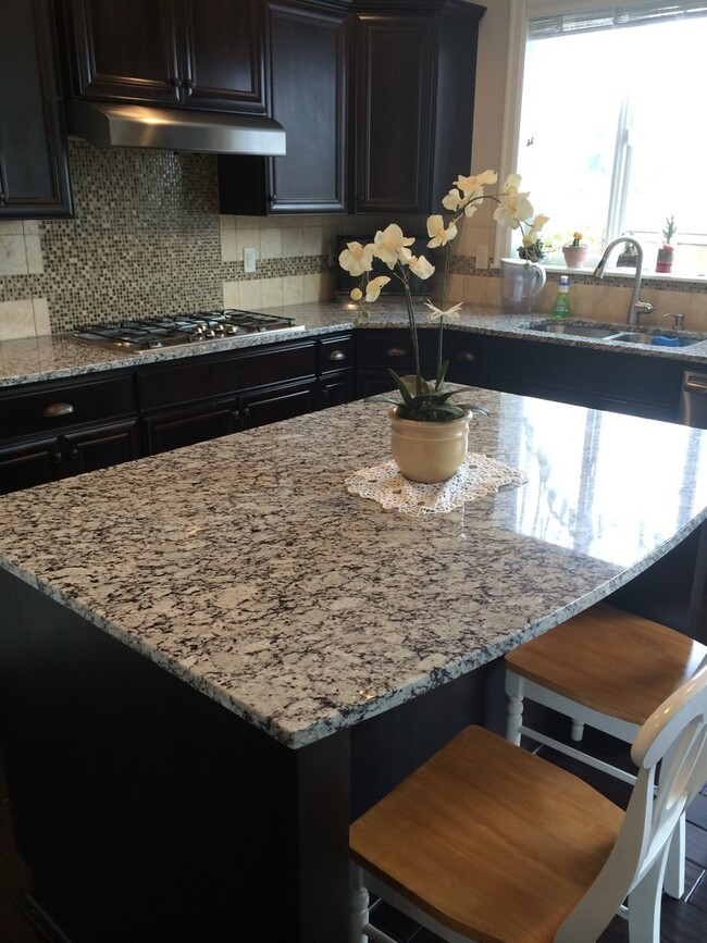 Photo - Absolutely Beautiful 5 Bedroom Home!! A Must See!!