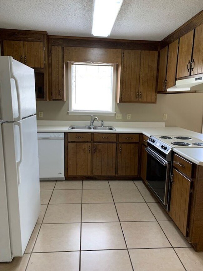 3BD/2B in Remerton. Perfect for VSU stude... Rental House Rental in