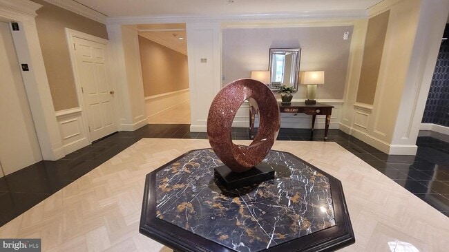 Photo - 10 E Lee St Unidad 705