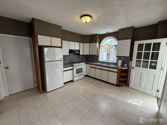 Photo - 251 Henry St Unit 1