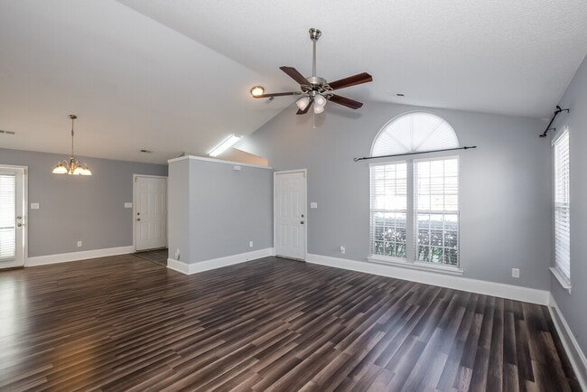 Photo - 3280 Hawick Commons Dr