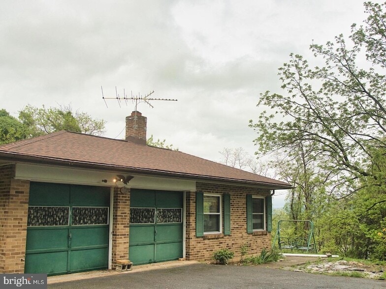 Photo - 7880 Chambers Hill Rd House