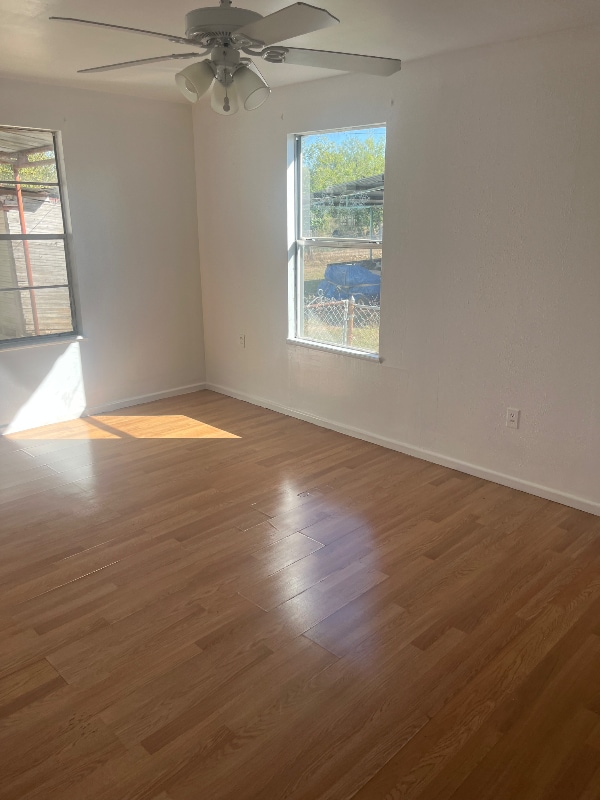 Photo - 621 W Leona St