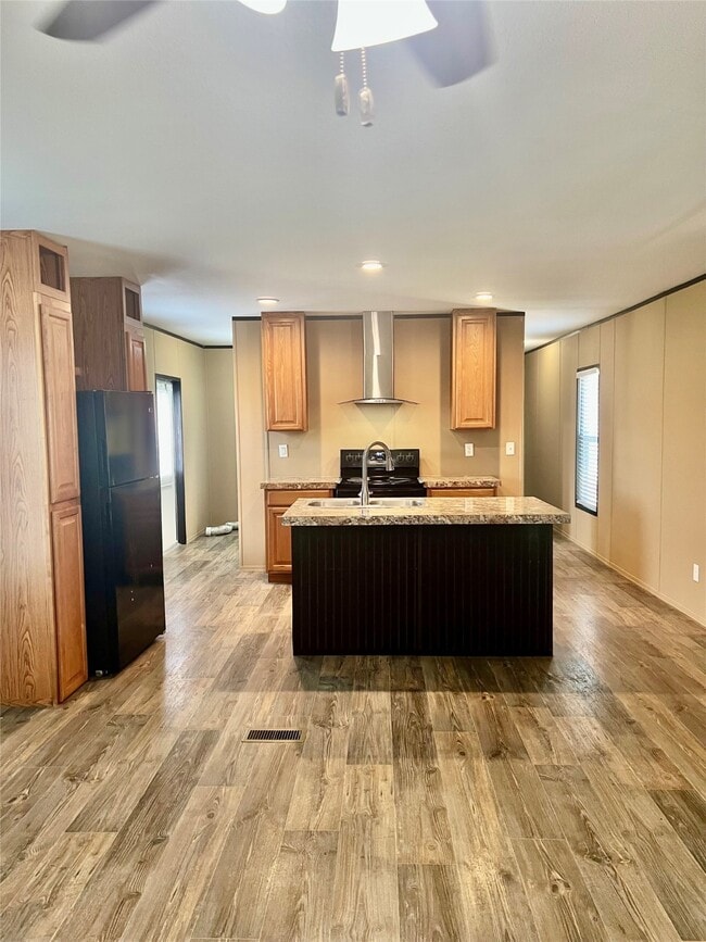 Photo - 21411 Russell Dr