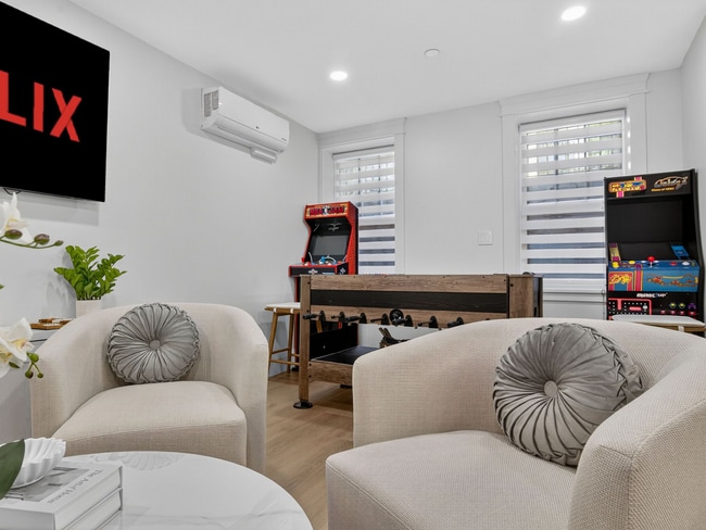 Photo - 359 Broadway