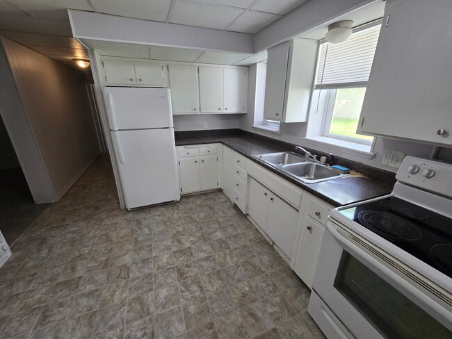 Photo - 322 Cottage Ave E Townhome