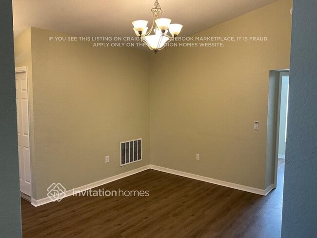 Photo - 1077 Merrimack Blvd