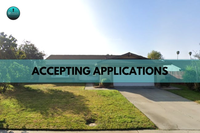 Building Photo - Beautiful home with no neighbors behind you!