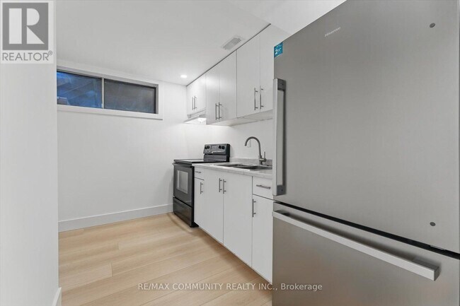 Photo - 90 Euclid Ave