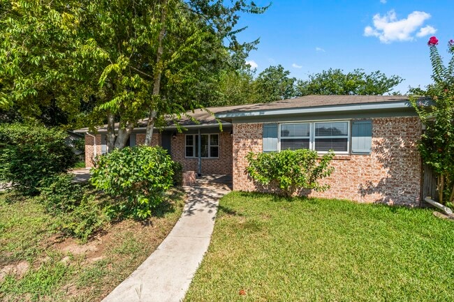 Photo - 21806 Falvel Rd