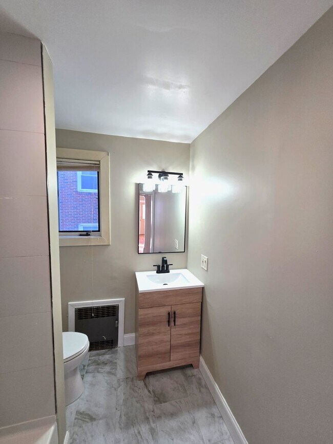 Photo - 848 Smith St Unit 1