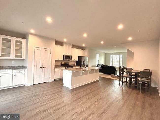 Photo - 16225 Picasso Aly