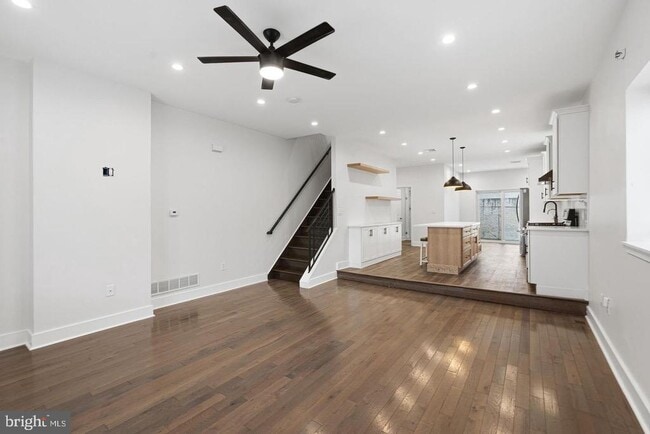 Photo - 2106 Manton St