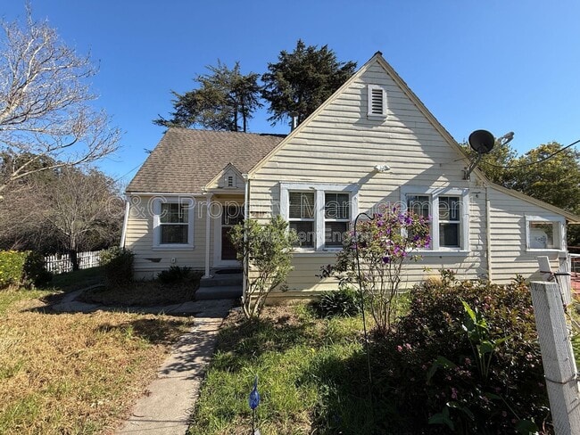 Building Photo - 39 Paddon Rd