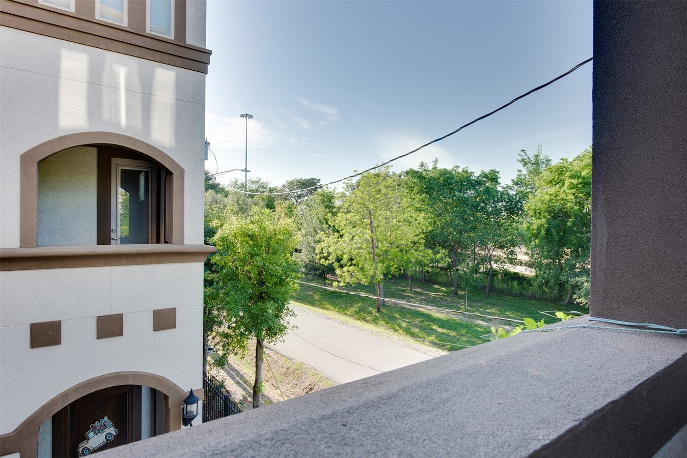 Photo - 6105 Stillman St