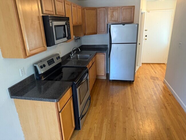 Photo - 160 Cottage St Unit 2