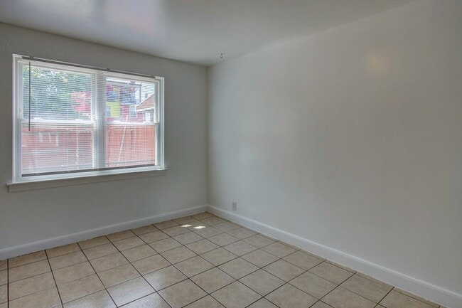 Photo - 730 E Madison St