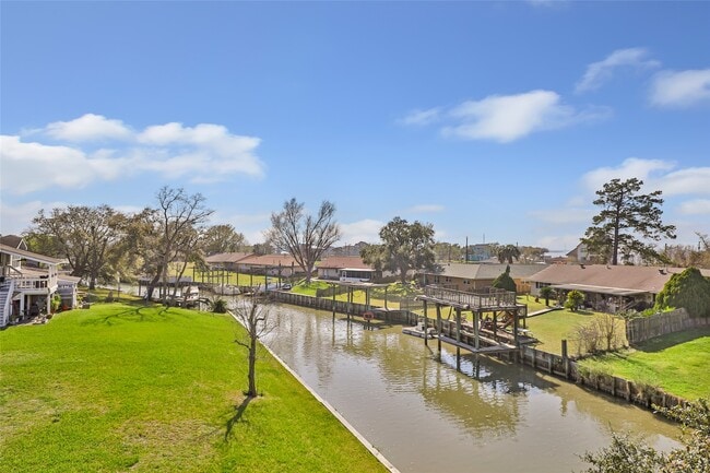 Building Photo - 205 Rue Orleans St