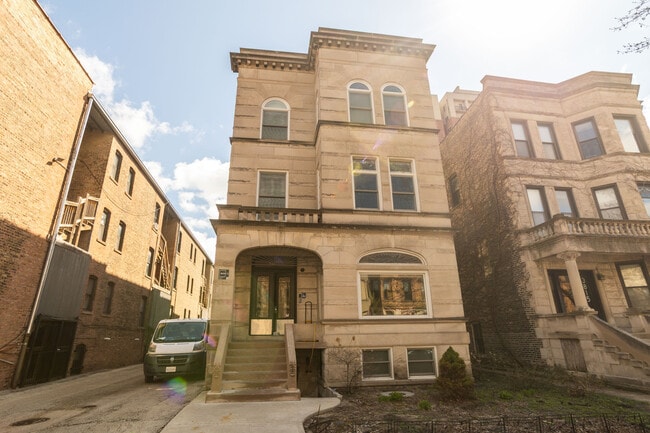 Building Photo - 3817 N Fremont St Unit 1R