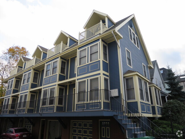 Building Photo - 26 Thorndike St Unit 3 Rental